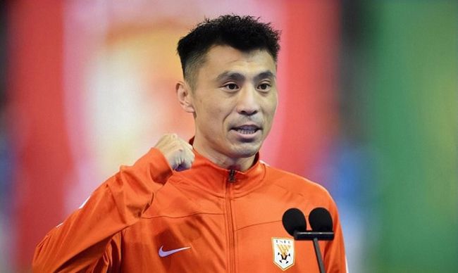 在厨房被朋友从后面挺进